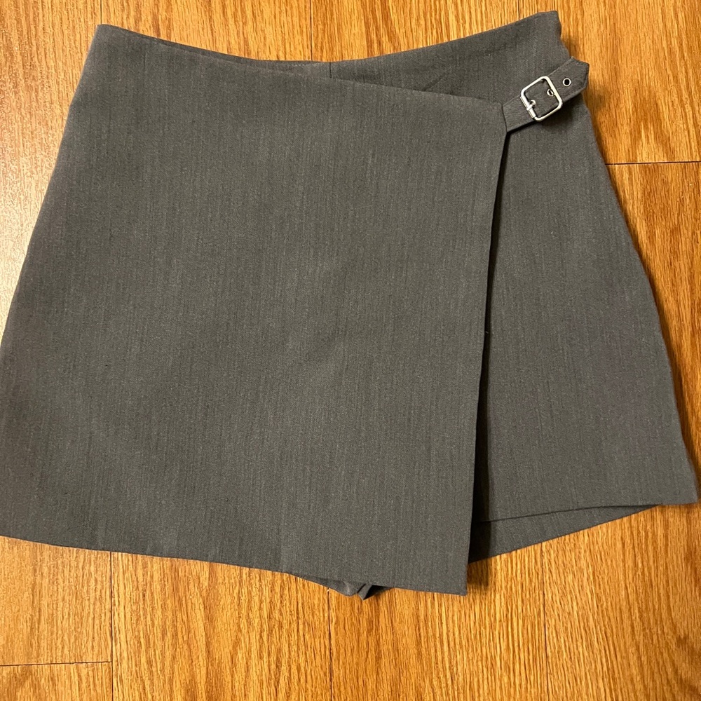 Gray Wrap Skort with Buckle